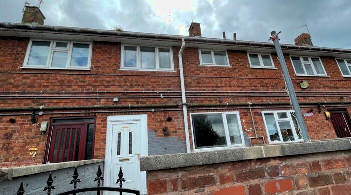 2 Bedroom Flat To Rent In Griffiths Drive, Ashmore Park, Wednesfield, WV11