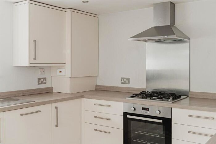 4 Bedroom House To Rent In Wray Park Road, Reigate, RH2