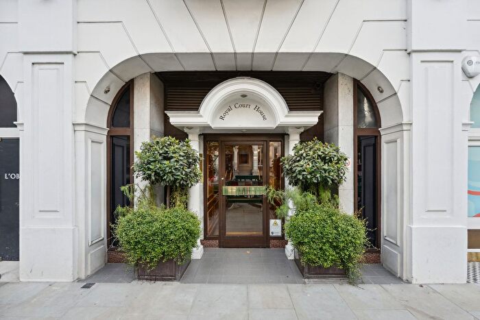 3 Bedroom Flat For Sale In Royal Court House, Sloane Street, SW1X