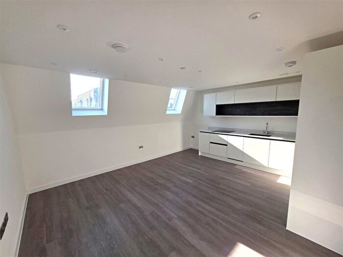 1 Bedroom Flat To Rent In Queen Street, Ramsgate, CT11