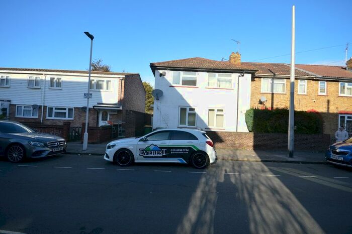 4 Bedroom Terraced House To Rent In Garvary Road, London E16