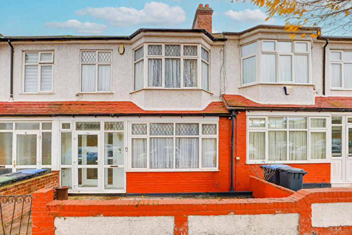 3 Bedroom House For Sale In Bridport Road, Edmonton, N18