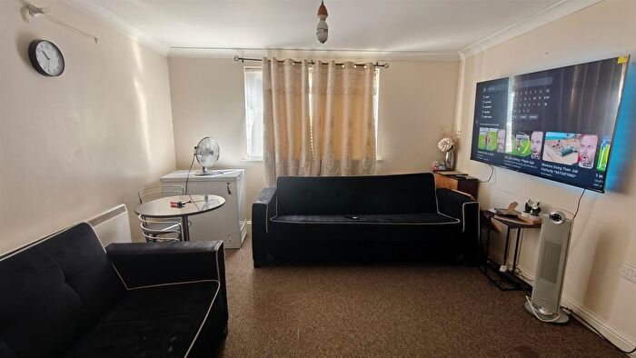 2 Bedroom Flat To Rent In Peterhouse Close, Peterborough, PE3