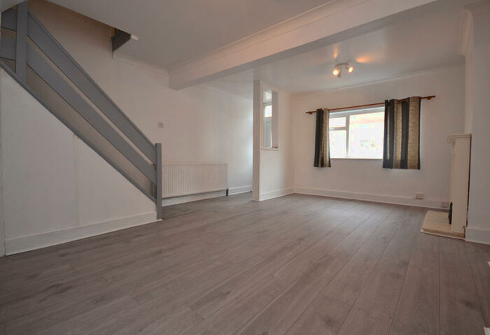 3 Bedroom Terraced House To Rent In Stanley Street, Reading, Berkshire, RG1