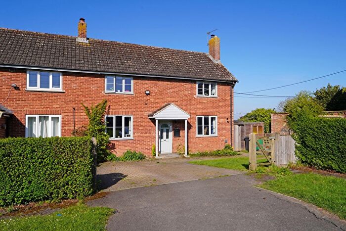 4 Bedroom Semi-Detached House For Sale In Lynt Road, Inglesham, Swindon, SN6