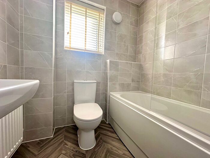 4 Bedroom Property To Rent In Down House Drive, Cambridge, CB3