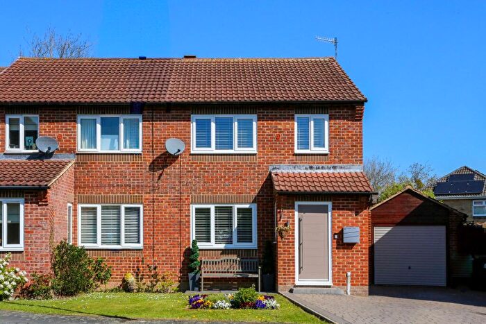 3 Bedroom Semi-Detached House For Sale In Stargate Close, Langley Park, DH7