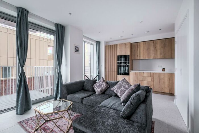1 Bedroom Flat To Rent In Tapestry Way London, E1
