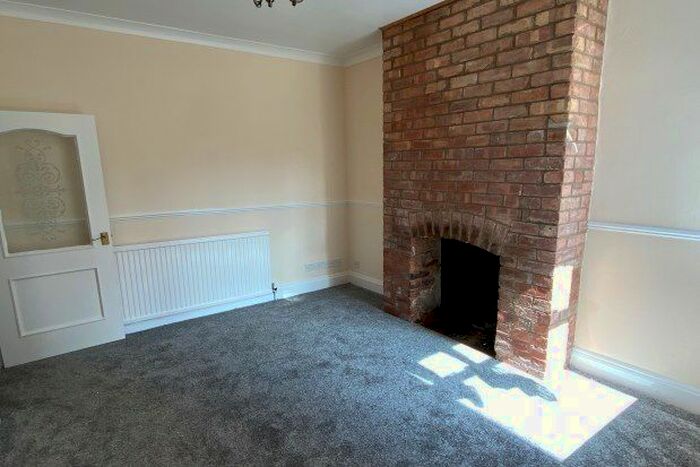 3 Bedroom End Of Terrace House To Rent In Royston Avenue, Doncaster, DN5