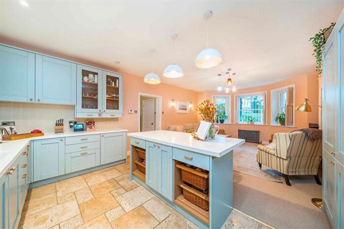 2 Bedroom Flat For Sale In Stratheden Road, Blackheath, SE3