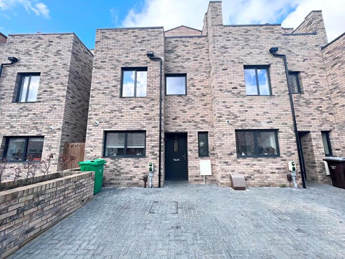 3 Bedroom House To Rent In Waterside Way, Nottingham, NG2