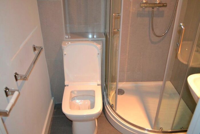 1 Bedroom Property To Rent In The Priory - * Available St July, DE1