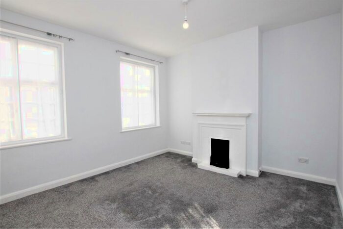 1 Bedroom Flat To Rent In The Market Place, Falloden Way, Hampstead Garden Suburb, NW11