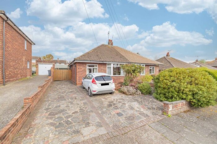 2 Bedroom Bungalow For Sale In Whitehall Gardens, Canterbury, Kent, CT2