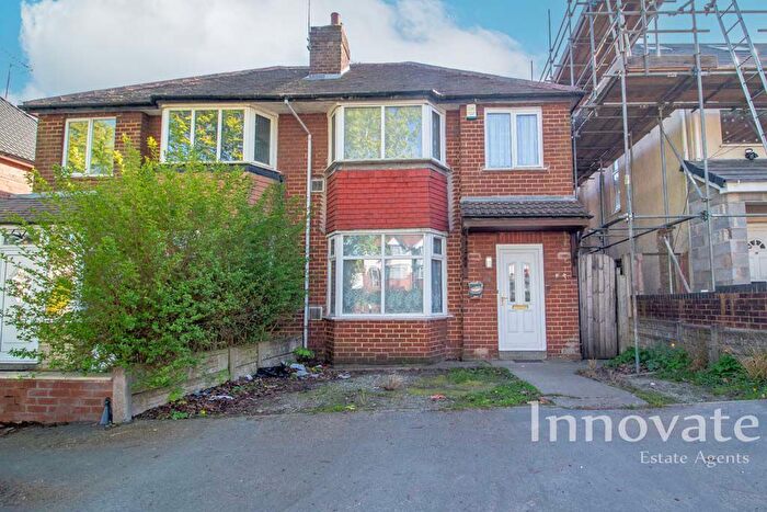3 Bedroom Semi-Detached House For Sale In Wolverhampton Road, Oldbury, B68