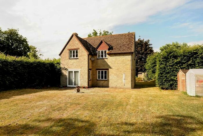 3 Bedroom Detached House To Rent In Burford Road, Black Bourton, OX18