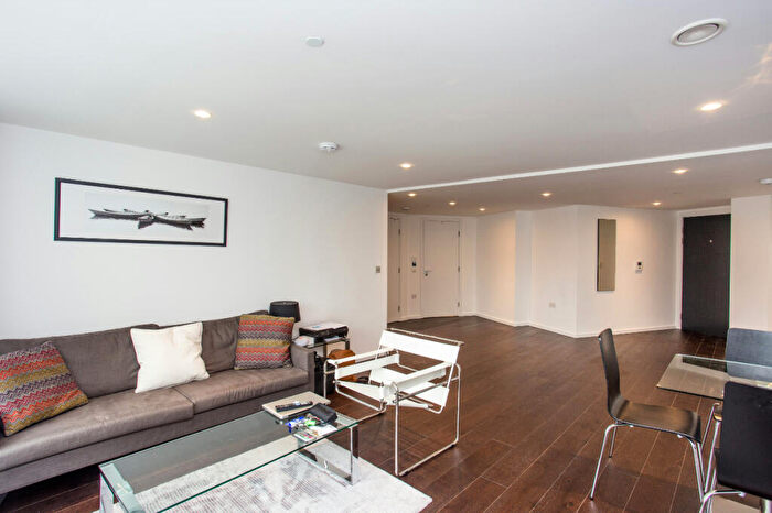 1 Bedroom Flat To Rent In City Road, Shoreditch, London, EC1V