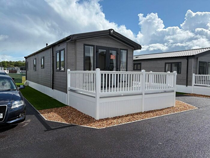 2 Bedroom Mobile/park Home For Sale In Edithmead, Highbridge, TA9