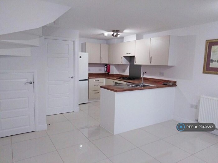 5 Bedroom Semi-Detached House To Rent In Burroughs Drive, Dartford, DA1