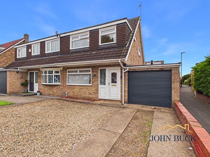 3 Bedroom Semi Detached House For Sale In Fountains Close, Biddick, Washington, NE38