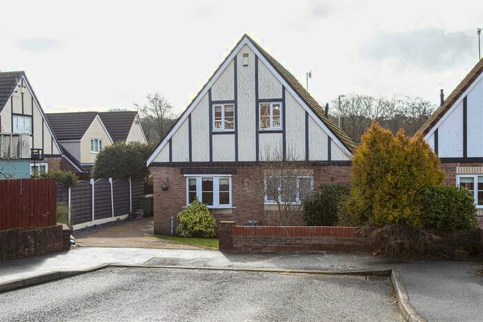 4 Bedroom Detached House To Rent In Cae Llwyndu, CF46