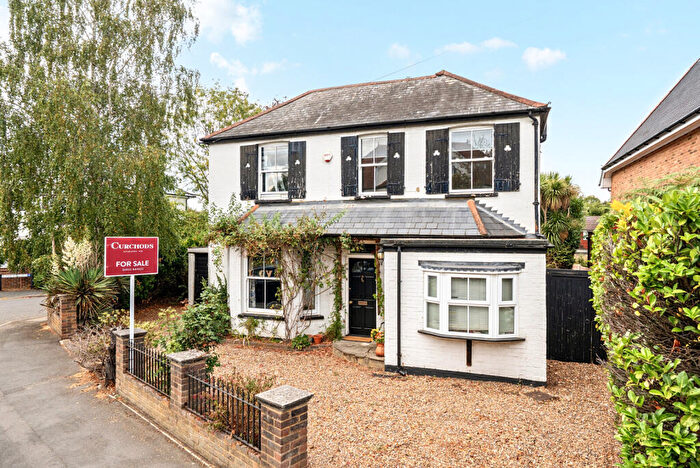 4 Bedroom Detached House For Sale In Portmore Park Road, Weybridge, KT13