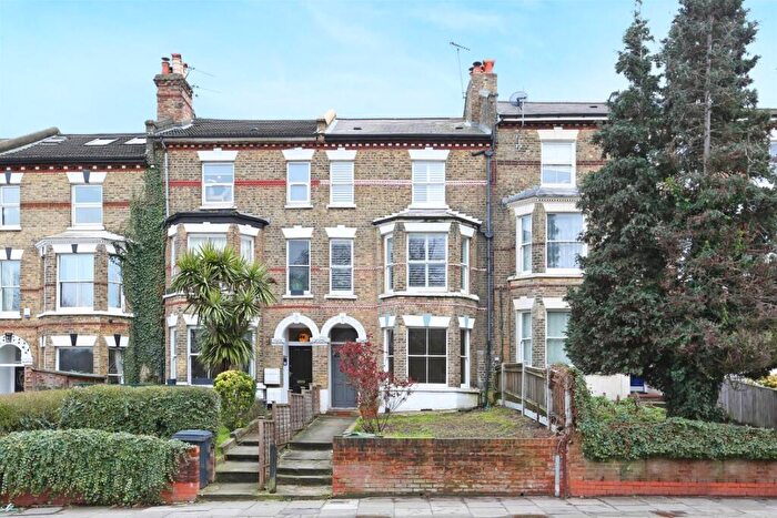 2 Bedroom Apartment To Rent In Norwood Road, London, SE24