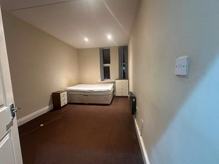 3 Bedroom Flat To Rent In Wilbraham Road, Chorlton, Manchester, M21