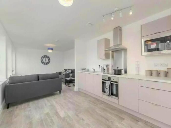 2 Bedroom Flat To Rent In Flat, Elfin Square, Edinburgh, EH11