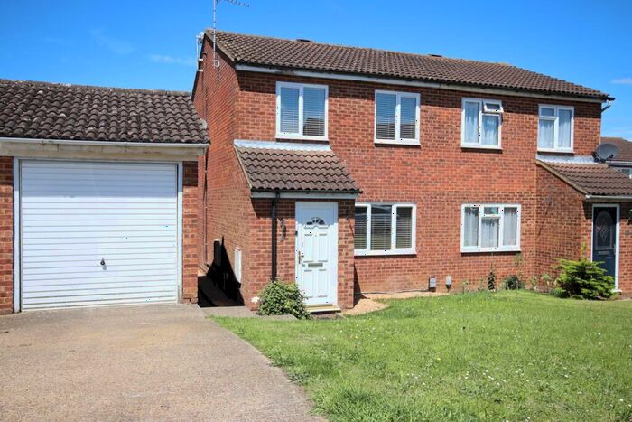 3 Bedroom Semi-Detached House To Rent In Hawk Close, Flitwick, MK45