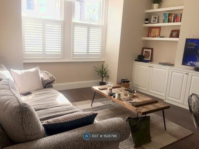 1 Bedroom Maisonette To Rent In Atheldene Road, London, SW18