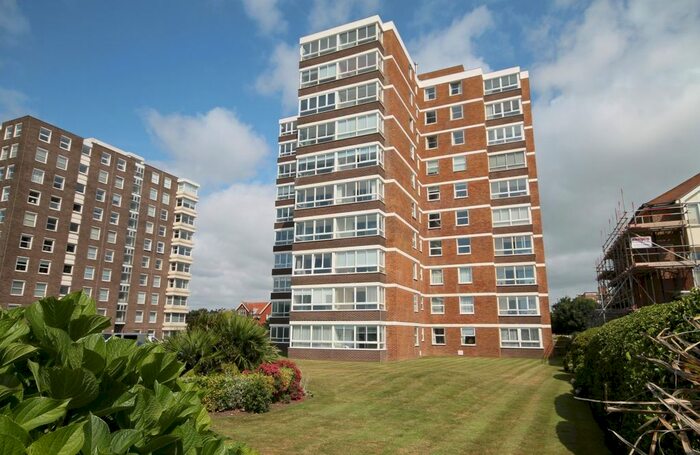 2 Bedroom Flat To Rent In West Parade, Worthing, BN11