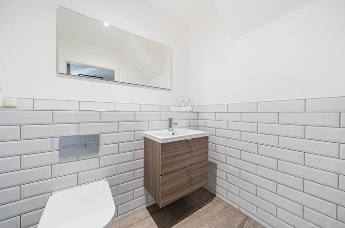 4 Bedroom Town House To Rent In Compton Road, Portsmouth, Hampshire, PO2