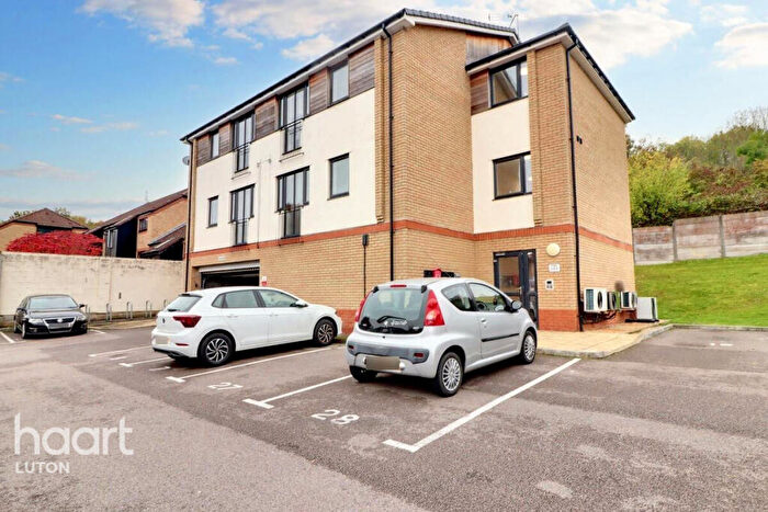 1 Bedroom Flat For Sale In Mulberry Close, Luton, LU1