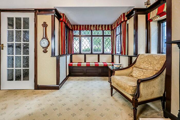 5 Bedroom Detached House For Sale In Hall Park Avenue, Westcliff-On-Sea, SS0