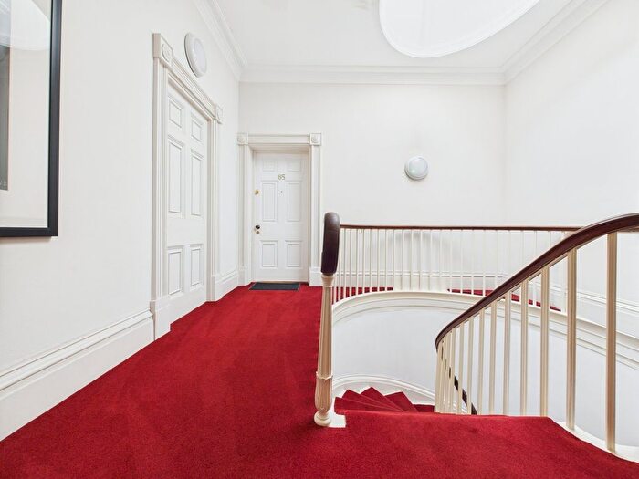 2 Bedroom Flat For Sale In Knightstone Causeway, Weston-Super-Mare, BS23