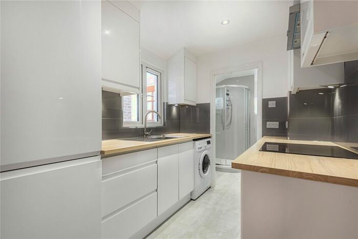 3 Bedroom Maisonette To Rent In Victoria Street, Windsor, Berkshire, SL4