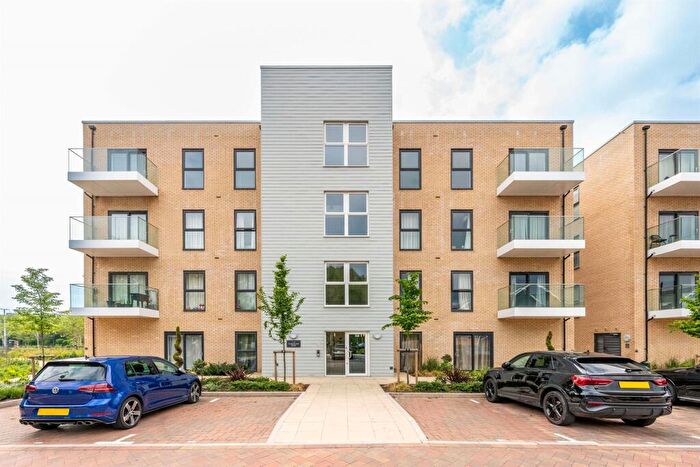 1 Bedroom Apartment To Rent In Fairhaven Drive, Reading, RG2