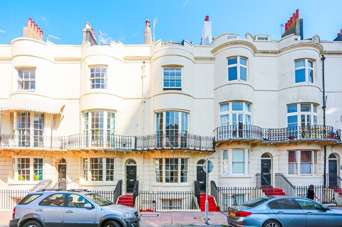 6 Bedroom Terraced House For Sale In Regency Square, Brighton, BN1