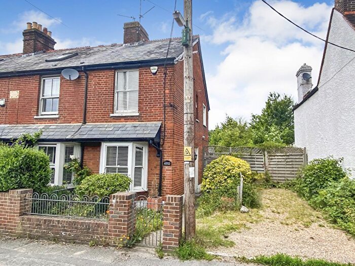 2 Bedroom Cottage For Sale In Hedsor Road, Bourne End, SL8