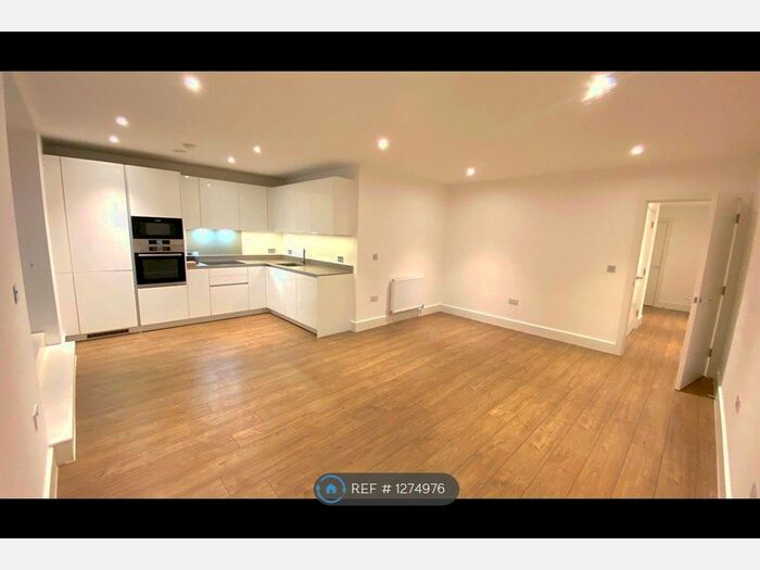 2 Bedroom Flat To Rent In Brunswick House, Orpington BR6