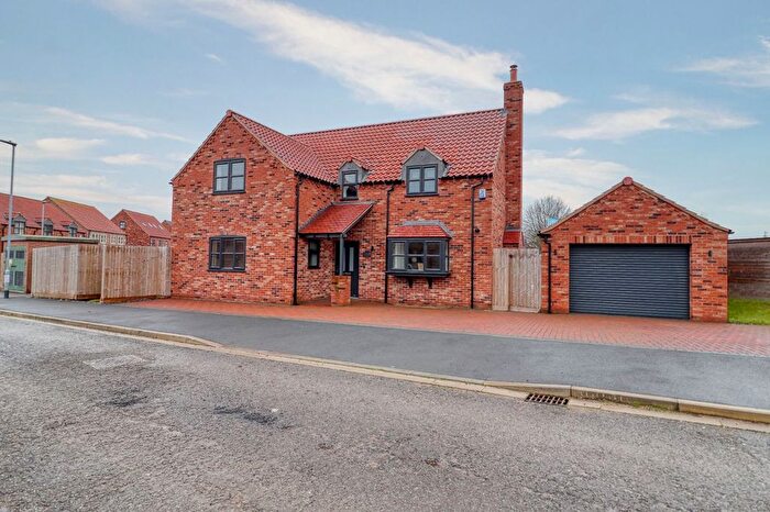 4 Bedroom Detached House For Sale In Lakeside View, Ealand, DN17