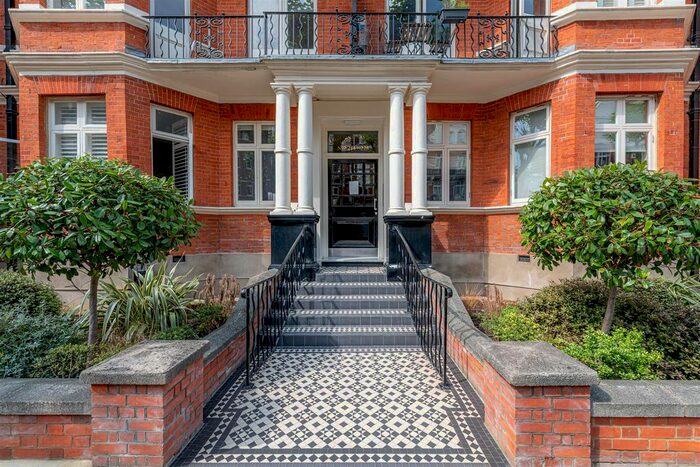 3 Bedroom Flat To Rent In Lauderdale Mansions, Maida Vale, W9