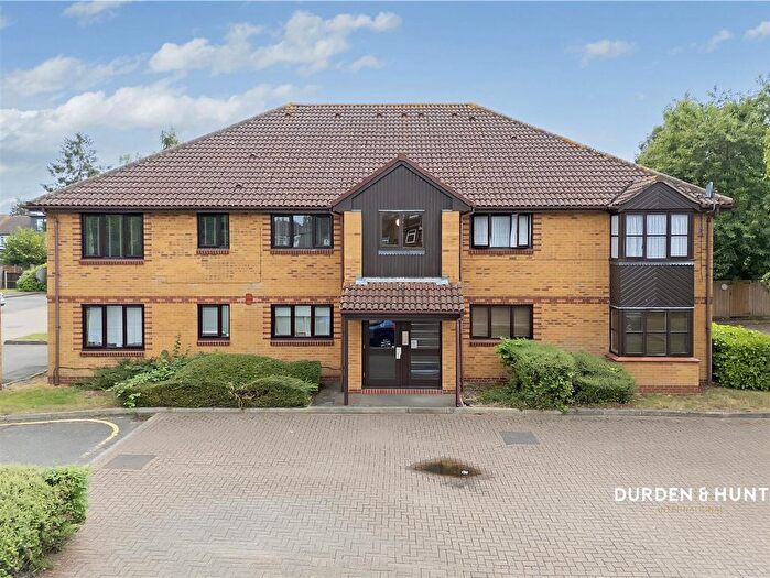 1 Bedroom Flat For Sale In Holland Close, Romford, RM7