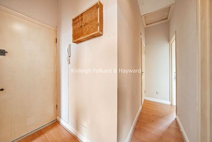 2 Bedroom Flat To Rent In Croydon Road, Penge, SE20