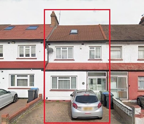 4 Bedroom Terraced House To Rent In Pasteur Gardens, London, N18