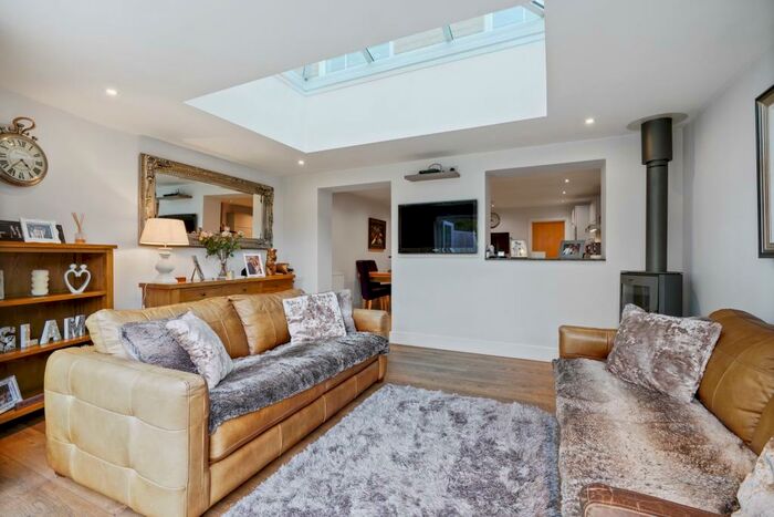4 Bedroom House To Rent In Castle Mews, Weybridge, KT13