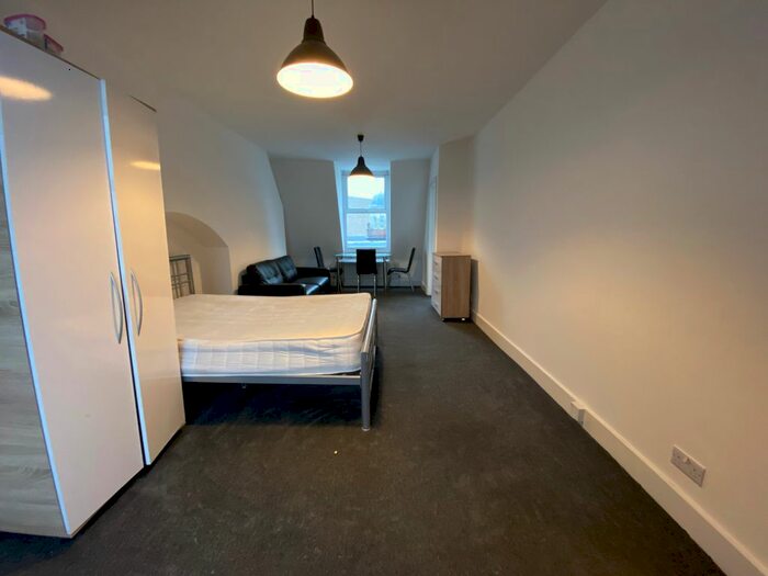 Studio To Rent In Kingsland High Street, Dalston Junction E8