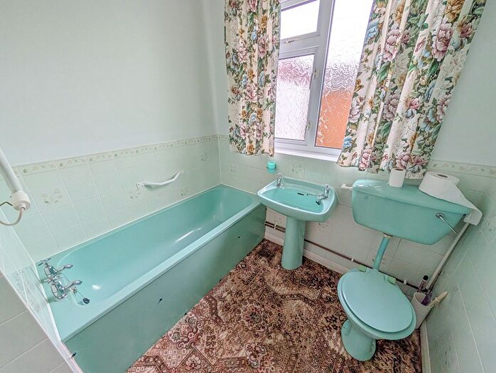2 Bedroom Bungalow For Sale In Hurdman Way, Ingoldmells, PE25