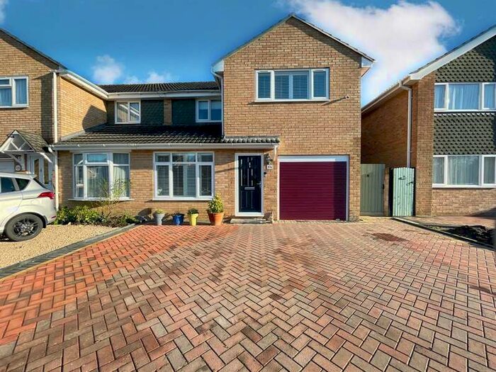 3 Bedroom Semi Detached House For Sale In Overbrook, Eldene, Swindon, SN3